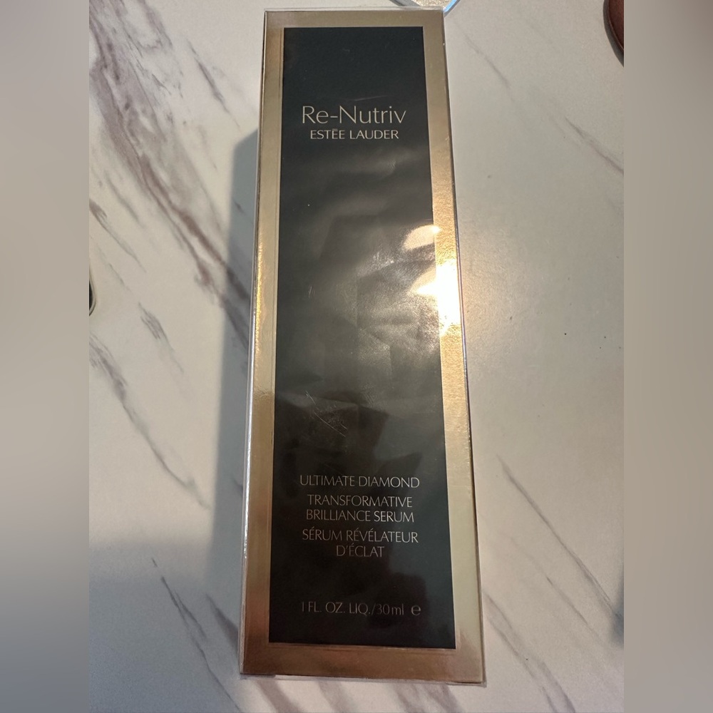 Estee Lauder Re-Nutriv Ultimate Diamond Serum